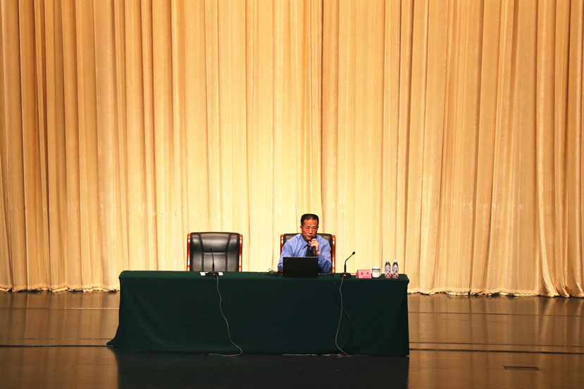 2018年4月26日 敬畏法律 崇廉反腐——集团公司召开反腐倡廉警示教育大会2_副本 2018年4月26日 敬畏法律 崇廉反腐——集团公司召开反腐倡廉警示教育大会2_副本