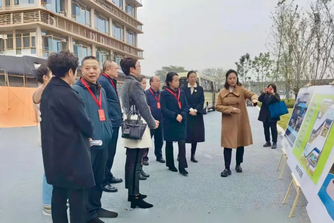 德阳市人大常委会副主任周新蓉带队调研德阳市老年养护院项目
